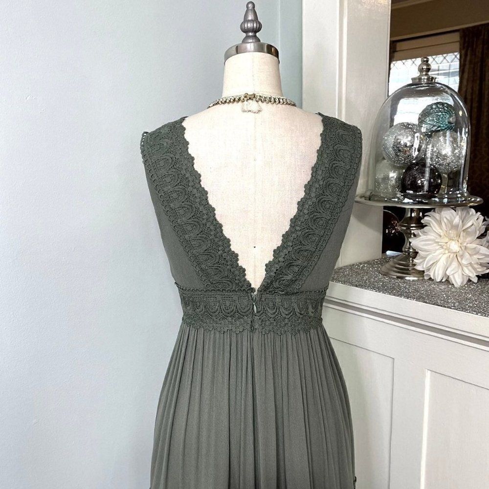 Davi & Dani Sage Green Lace Tiered Maxi Dress Small - Picture 7 of 10